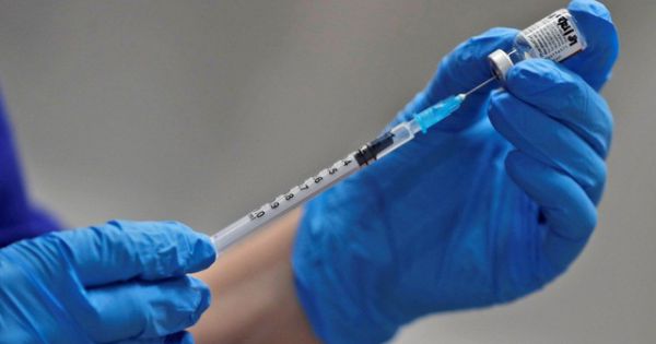 Trung Quốc mua 100 triệu liều vắc xin Covid-19 của Pfizer - BioNTech