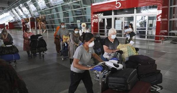 5 hành khách trên chuyến bay từ Anh dương tính với SARS-CoV-2 tại sân bay Delhi - Ấn Độ