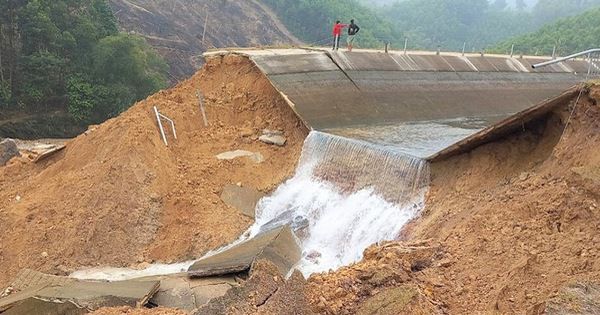 Tuyến kênh hơn 4.300 tỉ đồng đứt gãy 50m giữa mùa khô ở Thanh Hóa