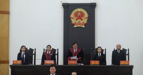Hoãn xét xử cựu bộ trưởng Vũ Huy Hoàng