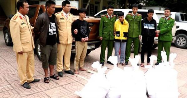 Cảnh sát nổ súng, trấn áp xe chở 8 bao tải ma tuý trị giá hàng trăm tỷ đồng tại Nghệ An