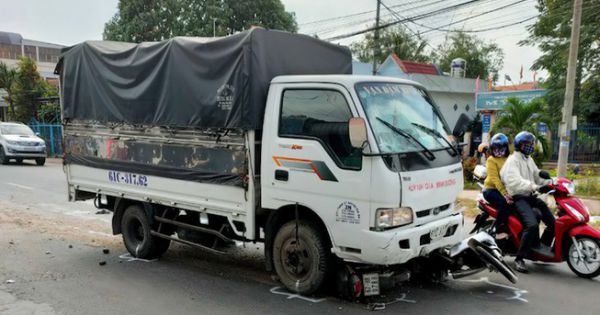 An Giang: Tài xế xe tải ngủ gật tông 5 học sinh bị thương