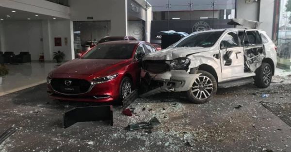 Khởi tố nữ tài xế lao vào showroom ô tô, 1 người thiệt mạng ở Phú Thọ