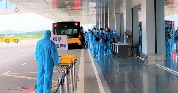 Lấy mẫu xét nghiệm SARS-CoV-2 toàn bộ nhân viên sân bay Vân Đồn