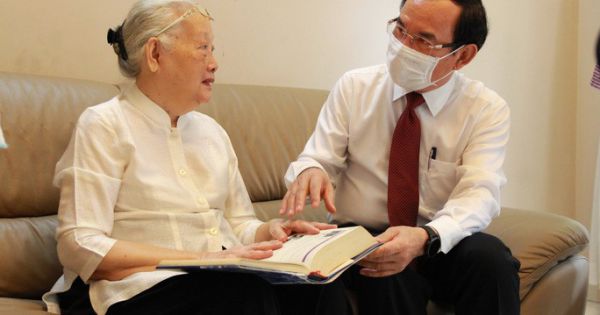 Bí thư Nguyễn Văn Nên thăm nguyên Thứ trưởng Bộ Y tế