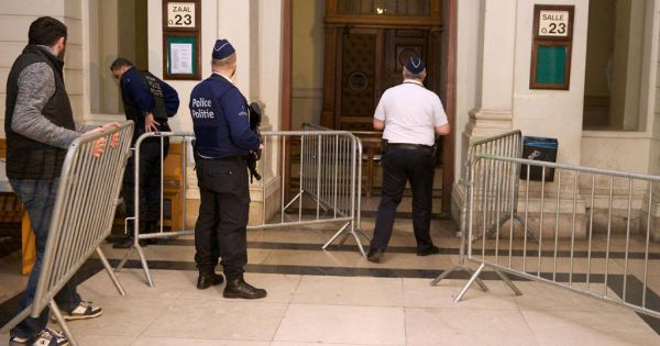 Bỉ xét xử các nghi phạm liên quan đến các vụ khủng bố ở Paris 2015