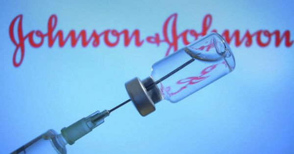 Mỹ cấp phép lưu hành vaccine Covid-19 của Johnson & Johnson