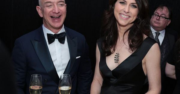 Vợ cũ tỉ phú Jeff Bezos tái hôn