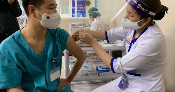 Bệnh viện Thanh Nhàn là đơn vị đầu tiên của Hà Nội triển khai tiêm vắc xin COVID-19 cho 30 người