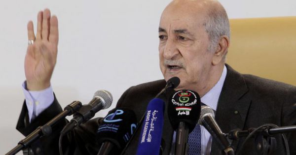 Tổng thống Algeria ký sắc lệnh về tổng tuyển cử