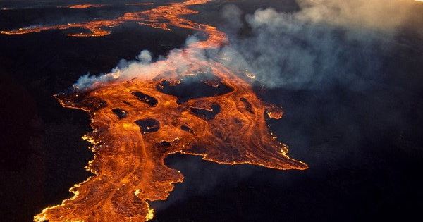 Núi lửa lớn nhất Trái Đất đang chực chờ thức giấc
