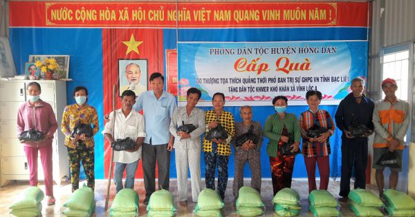 Bạc Liêu: Thăm, tặng quà cho các hộ đồng bào dân tộc Khmer có hoàn cảnh khó khăn