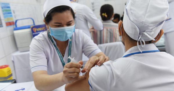 Thêm 8.000 nhân viên chống dịch sắp tiêm vắc xin COVID-19 tại TP.HCM