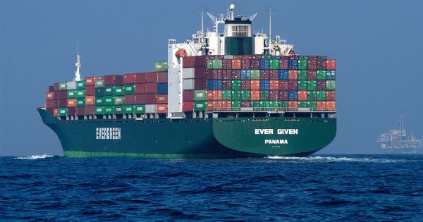 Ai Cập: Nỗ lực cứu kéo tàu Ever Given ở kênh Suez