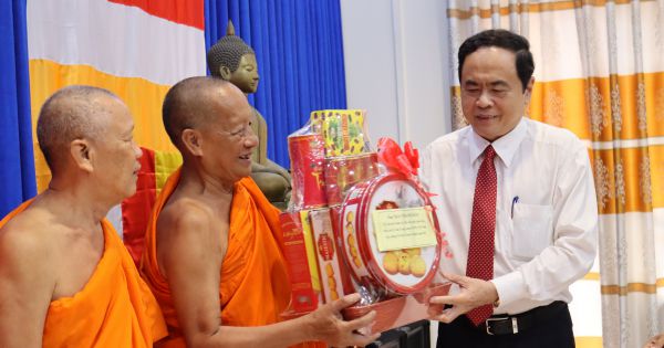 Phó Chủ tịch Thường trực Quốc hội Trần Thanh Mẫn chúc Tết Chôl Chnăm Thmây tại Sóc Trăng