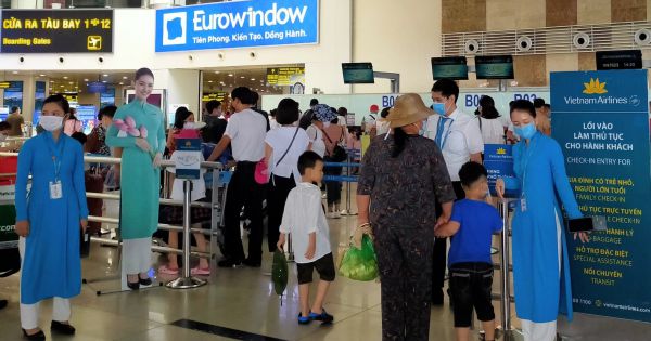 Sân bay Tân Sơn Nhất đề xuất cấp 12.000 liều vắc xin cho nhân viên