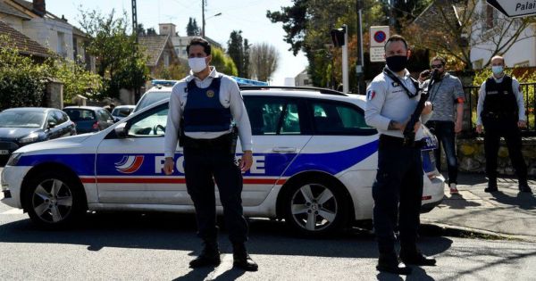 Pháp: Tấn công bằng dao, một nữ cảnh sát thiệt mạng