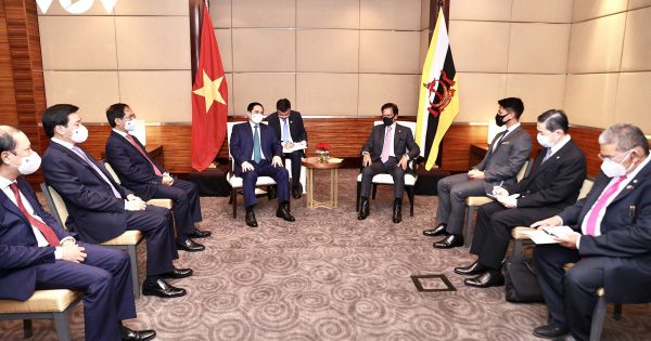 Thủ tướng Phạm Minh Chính hội kiến Quốc vương Brunei