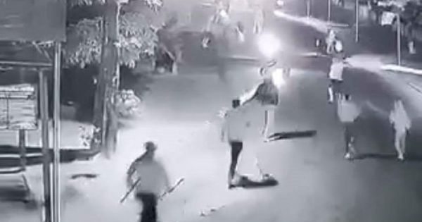 Kinh hoàng với Clip hai nhóm thanh niên nổ súng bắn nhau như phim hành động ở Quảng Ngãi