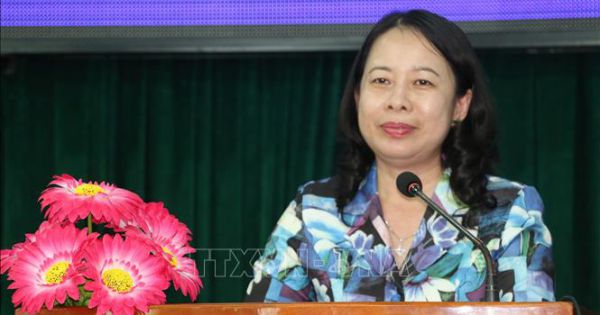 Phó chủ tịch nước Võ Thị Ánh Xuân tiếp xúc cử tri tại TP Long Xuyên