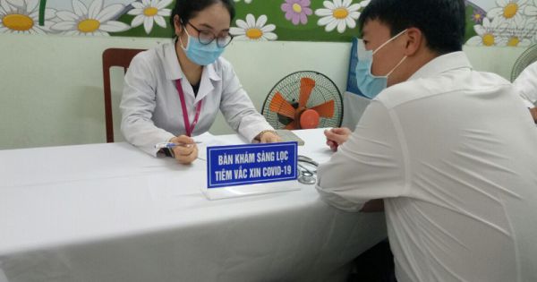 8 trường hợp phản ứng nặng sau tiêm vaccine AstraZeneca tại Quảng Ngãi
