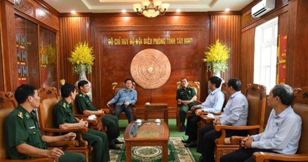 Trưởng Ban Tuyên giáo Trung ương tiếp xúc cử tri tại Tây Ninh