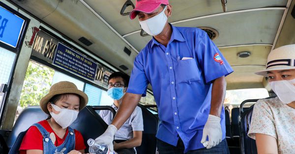 Hành khách đi xe ôm, xe buýt ở TP HCM phải khai báo y tế