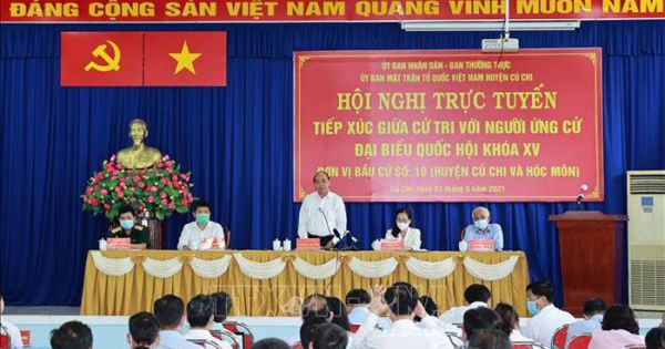 Chủ tịch nước Nguyễn Xuân Phúc tiếp xúc cử tri huyện Củ Chi và Hóc Môn