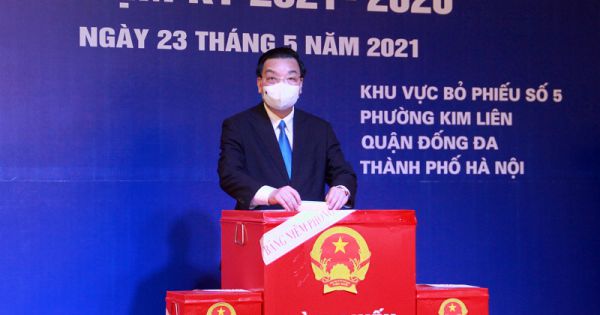 Chủ tịch UBND TP Hà Nội Chu Ngọc Anh bỏ phiếu bầu cử