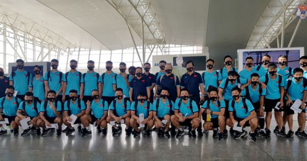 Đội tuyển Việt Nam lên đường sang UAE dự vòng loại World Cup 2022