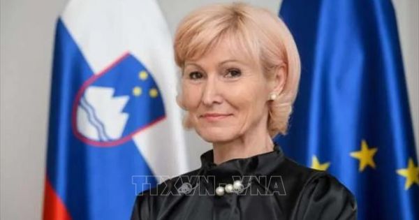 Bộ trưởng Tư pháp Slovenia bà Lilijana Kozlovic từ chức
