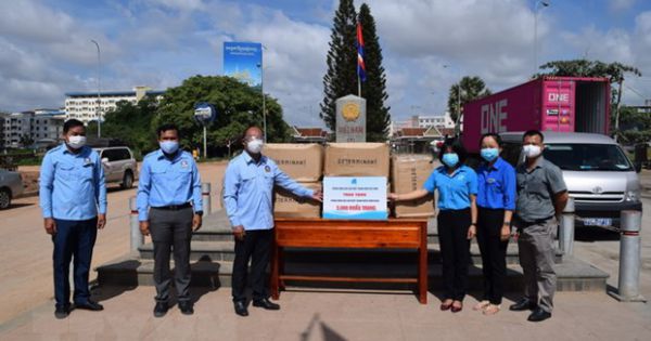 Tặng 5.000 khẩu trang y tế cho Hội Liên hiệp Thanh niên Campuchia