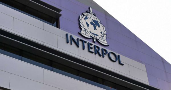 Interpol phát lệnh truy nã đỏ nhiều thành viên gia tộc tài phiệt Gupta ở Nam Phi