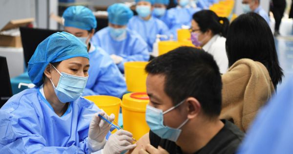 Trung Quốc: Bắc Kinh, Thượng Hải đạt tỷ lệ tiêm chủng cao
