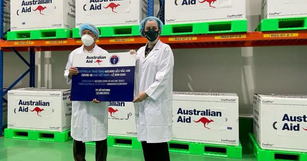 Bộ Y tế tiếp nhận 403 nghìn liều vắc xin AstraZeneca từ Chính phủ Australia
