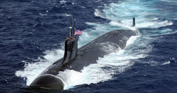 Tàu ngầm Mỹ va vào vật thể dưới nước ở Biển Đông