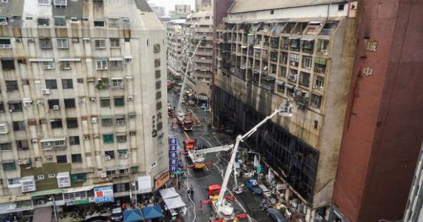 Đài Loan điều tra nguyên nhân hỏa hoạn chung cư ở Cao Hùng