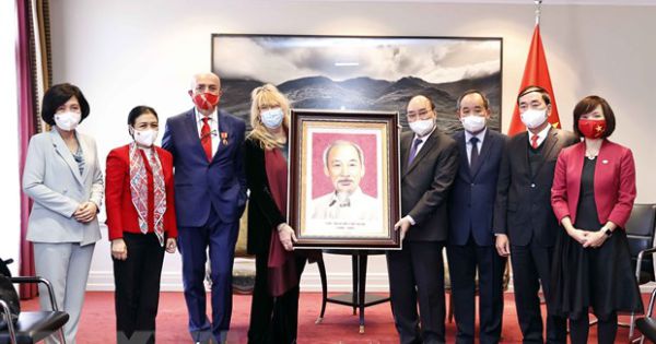 Chủ tịch nước Nguyễn Xuân Phúc tiếp Lãnh sự danh dự Việt Nam ở Torino