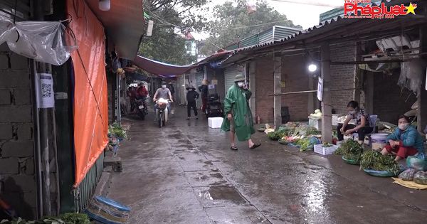 Chợ truyền thống Tự Khoát đóng cửa - Tiểu thương bị đưa vào thế bí