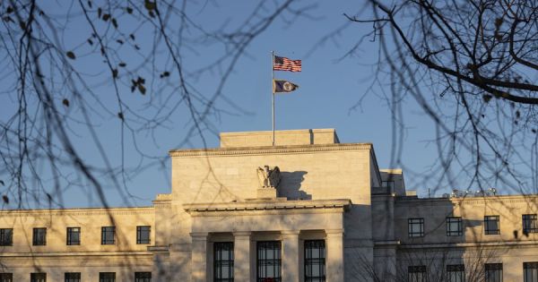 Nguy cơ lạm phát ở Mỹ, Fed chuẩn bị tăng lãi suất vào năm 2022