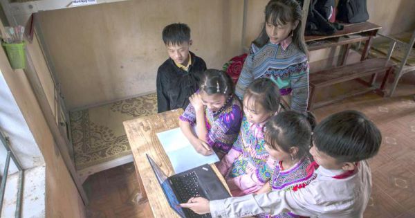 Thủ tướng trả lời chất vấn của ĐBQH về vấn đề tháo gỡ khó cho học sinh nghèo học tập trực tuyến