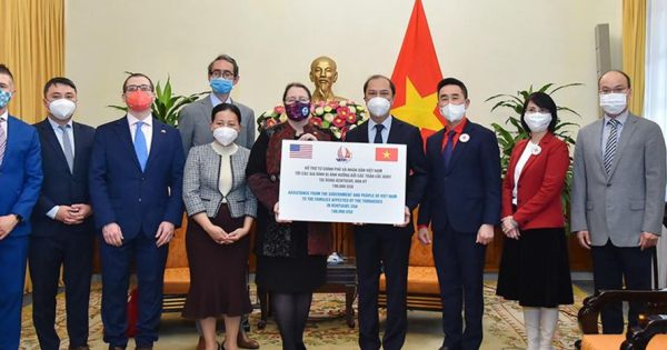 Việt Nam ủng hộ Mỹ 100.000USD khắc phục hậu quả lốc xoáy
