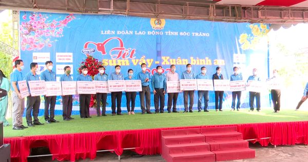 Phó Chủ tịch nước Võ Thị Ánh Xuân dự tết Sum vầy với công nhân lao động tại Sóc Trăng