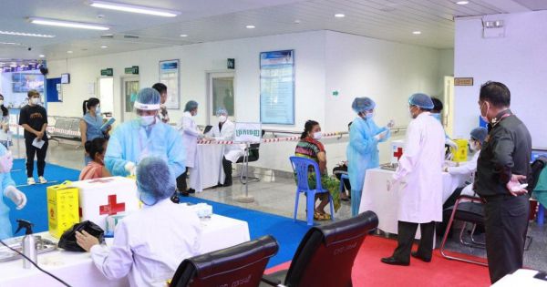 Bệnh viện Chợ Rẫy-Phnom Penh khám chữa bệnh từ thiện cho hàng trăm lượt người gốc Việt ở Campuchia