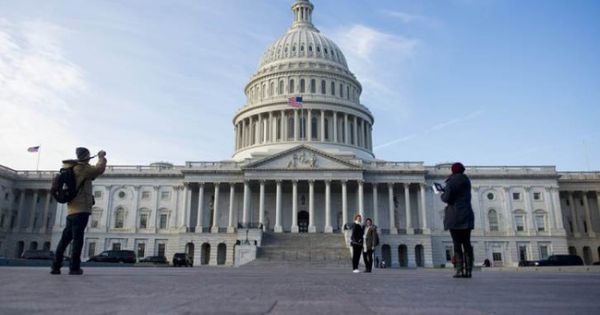 Mỹ nâng mức báo động ở gần trụ sở Quốc hội sau vụ tự thiêu ngày 22/4