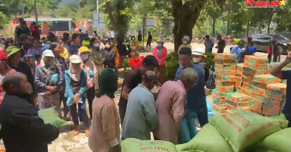 Gia Lai: Báo Pháp Luật Việt Nam trao 300 suất quà cho hộ nghèo, có hoàn cảnh khó khăn xã Ia Kreng