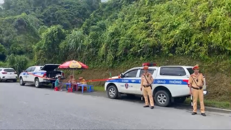 Lực lượng cảnh sát giao thông - trật tự công an thành phố Lai Châu tuần tra kiểm soát, quản lý, phương tiện.