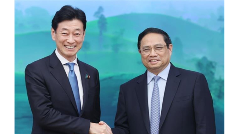 Thủ tướng Phạm Minh Chính tiếp Bộ trưởng Bộ Kinh tế, Thương mại và Công nghiệp Nhật Bản
