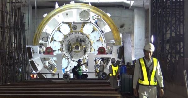 Robot 300 tấn đào đường hầm cho tuyến metro TPHCM
