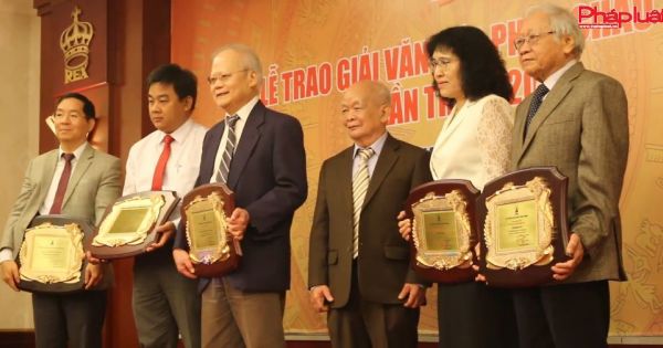 Trao Giải Văn hoá Phan Châu Trinh lần thứ X năm 2017